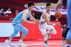 爱游戏新闻-湖北男篮发挥稳定，连胜势头不减