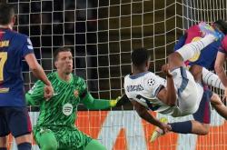 爱游戏在线-巴萨主场不敌对手遭遇连败，前景堪忧的简单介绍