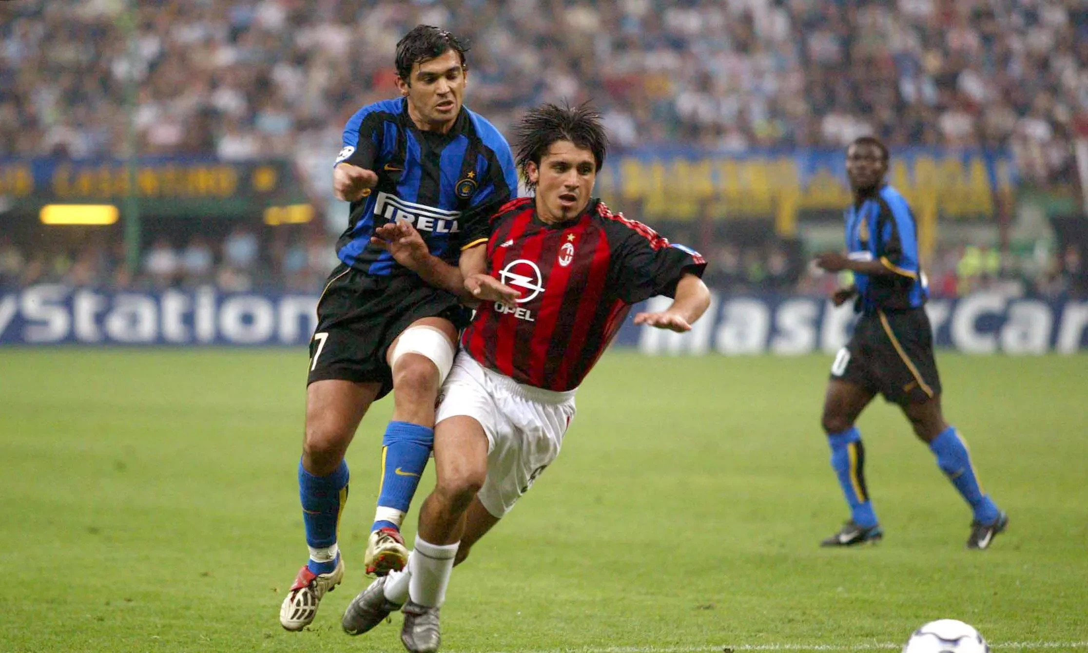 包含AC米兰对尤文图斯的交锋再度点燃球迷热情的词条 包含AC米兰对尤文图斯的交锋再度点燃球迷热情的词条