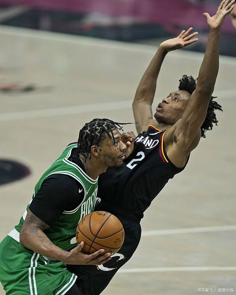 雄鹿险胜凯尔特人,前两战均胜 雄鹿险胜凯尔特人,前两战均胜