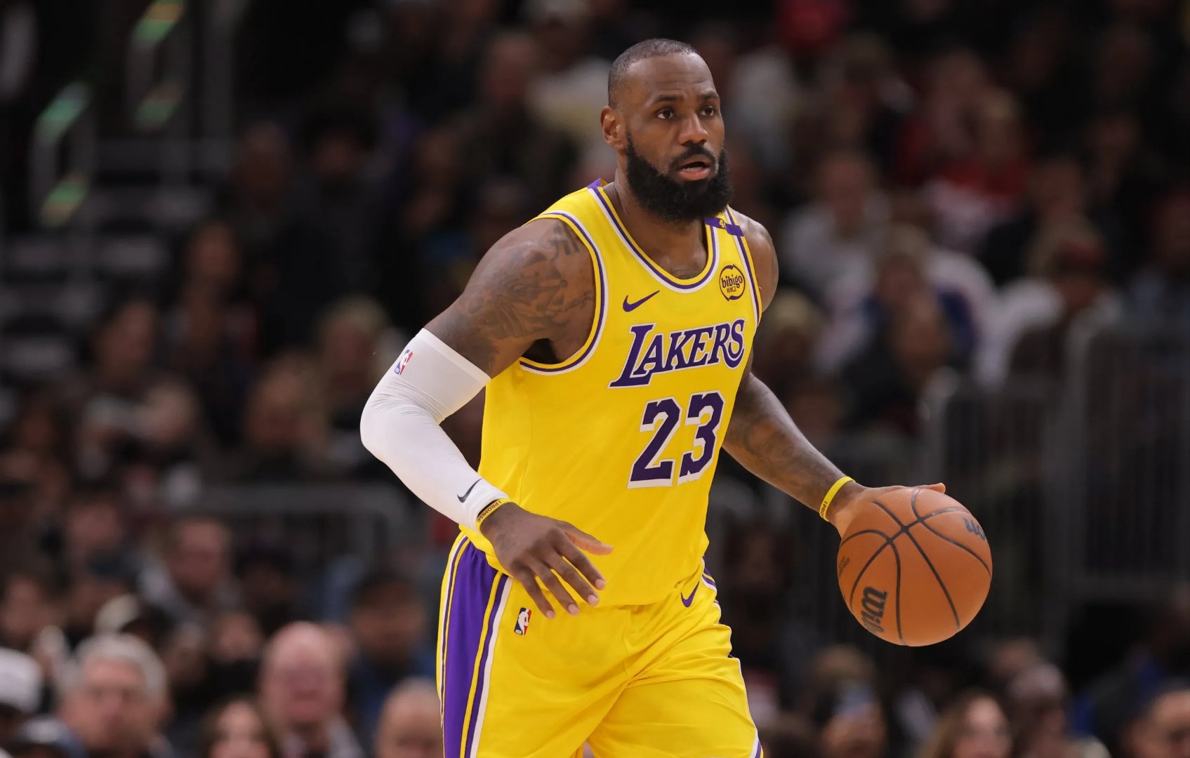 包含曼巴日詹姆斯32分,湖人险胜掘金的词条 包含曼巴日詹姆斯32分,湖人险胜掘金的词条