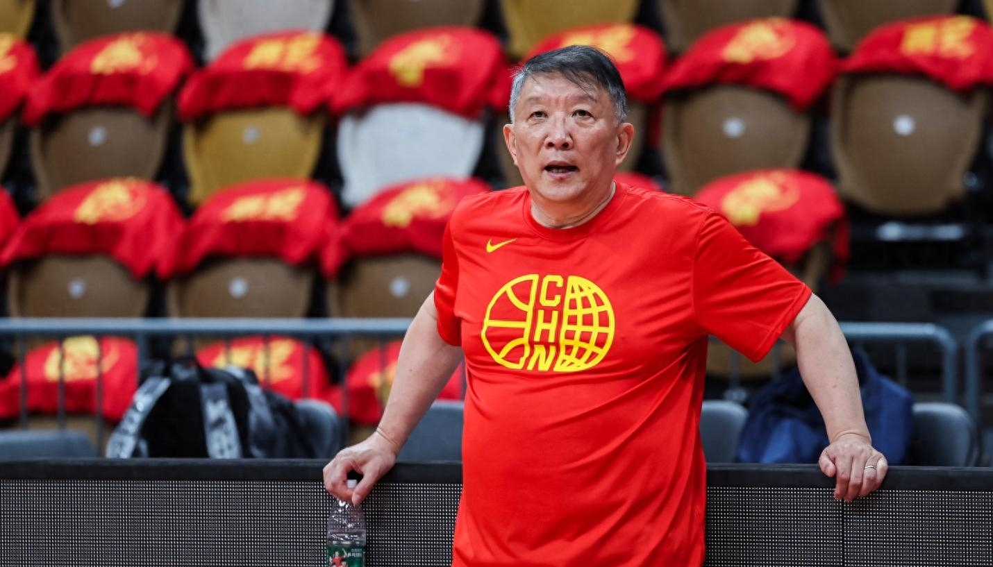 球队备战关键比赛，主帅力挺全队士气高昂的简单介绍