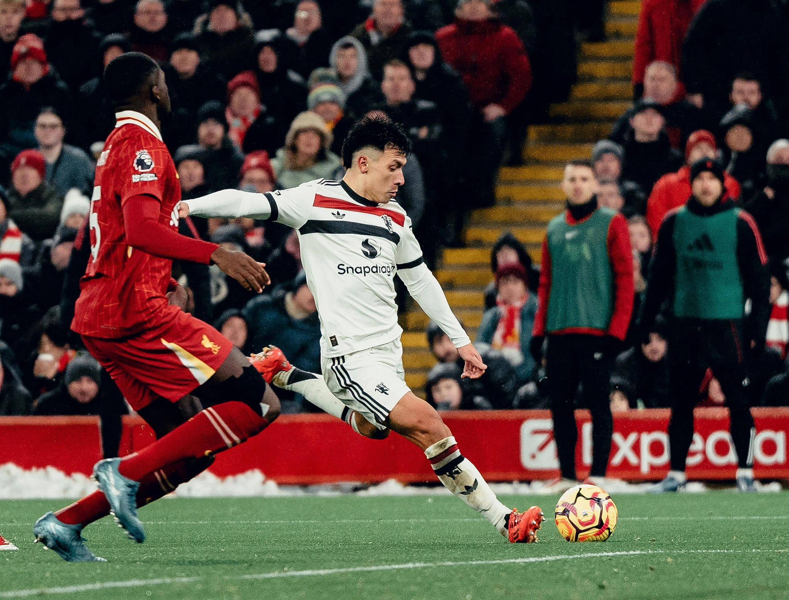 阿斯顿维拉客场失利,冲击保级形势遭受挫折的简单介绍 阿斯顿维拉客场失利,冲击保级形势遭受挫折的简单介绍